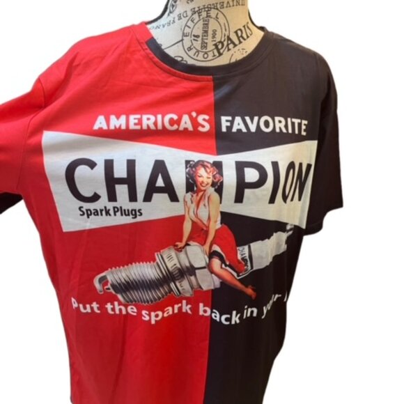 Champion plugs Tee - Picture 2 of 3